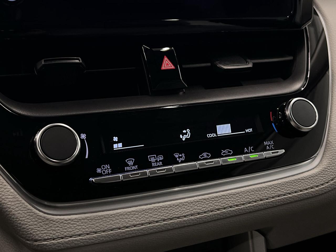 2025 Toyota Corolla Cross AWD | ONLY 13,000KMS! | HTD SEATS | CARPLAY | A/C Photo