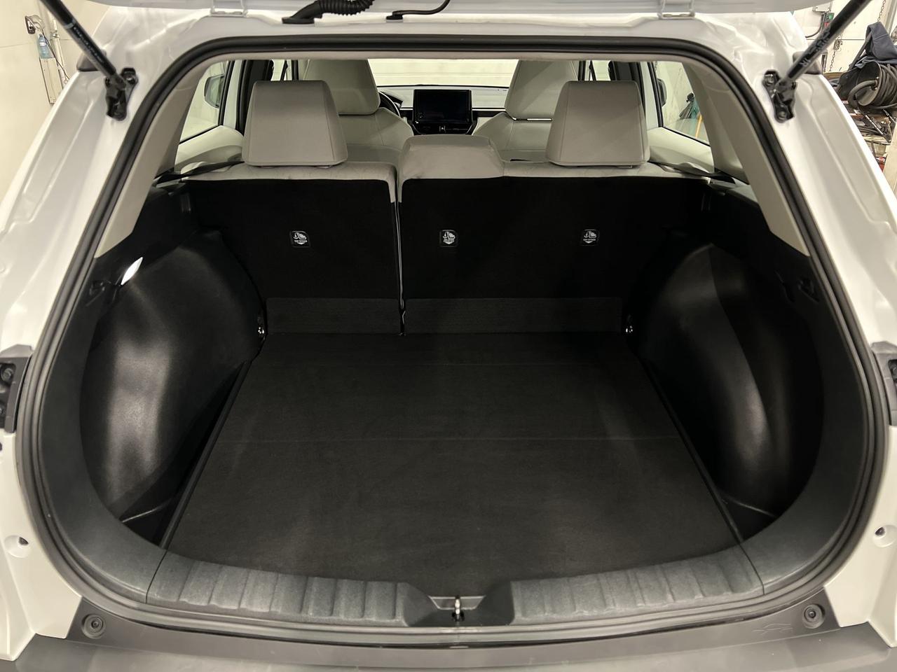 2025 Toyota Corolla Cross AWD | ONLY 13,000KMS! | HTD SEATS | CARPLAY | A/C Photo