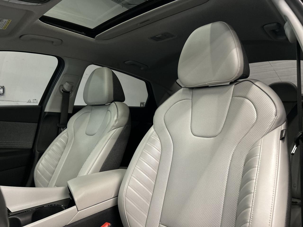 2024 Hyundai Elantra LUXURY | HTD LEATHER |CARPLAY | REMOTE START | NAV Photo