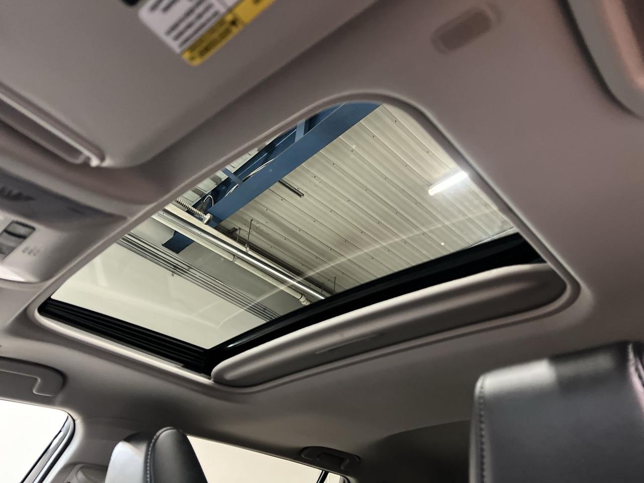 2024 Toyota RAV4 XLE PREMIUM AWD | LOW KMS! | LEATHER | SUNROOF Photo