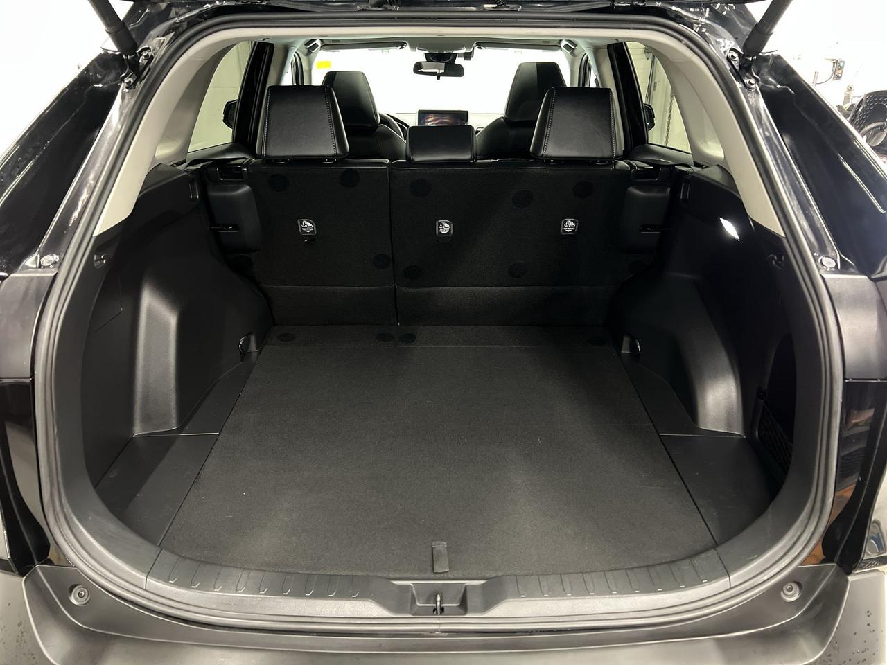 2024 Toyota RAV4 XLE PREMIUM AWD | LOW KMS! | LEATHER | SUNROOF Photo