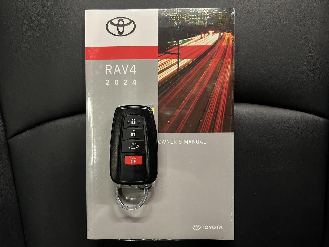 2024 Toyota RAV4 XLE PREMIUM AWD | LOW KMS! | LEATHER | SUNROOF Photo