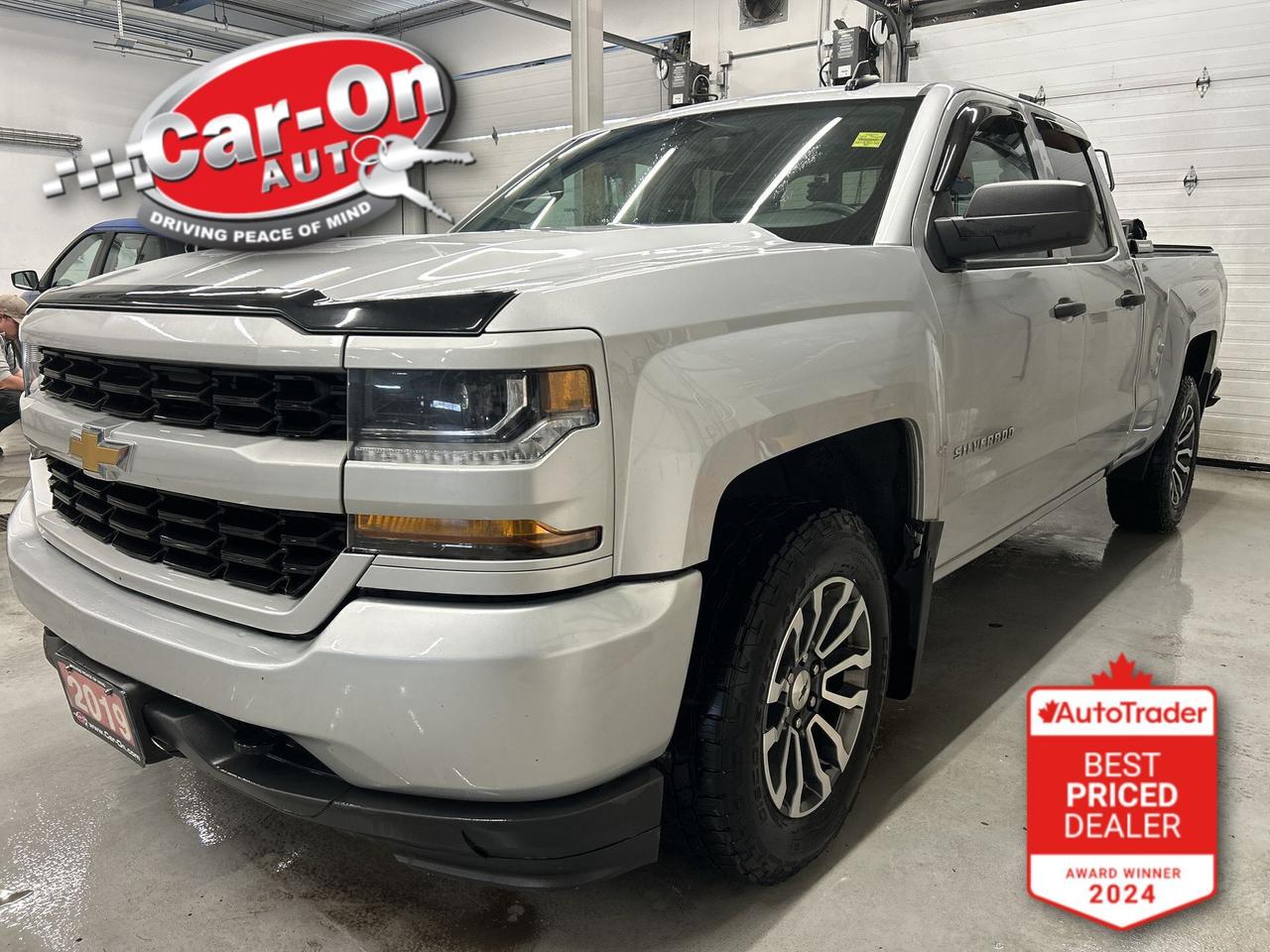 2019 Chevrolet Silverado 1500 CUSOTOM LD | 5.3L V8 | CREW | CARPLAY | TONNEAU Photo0