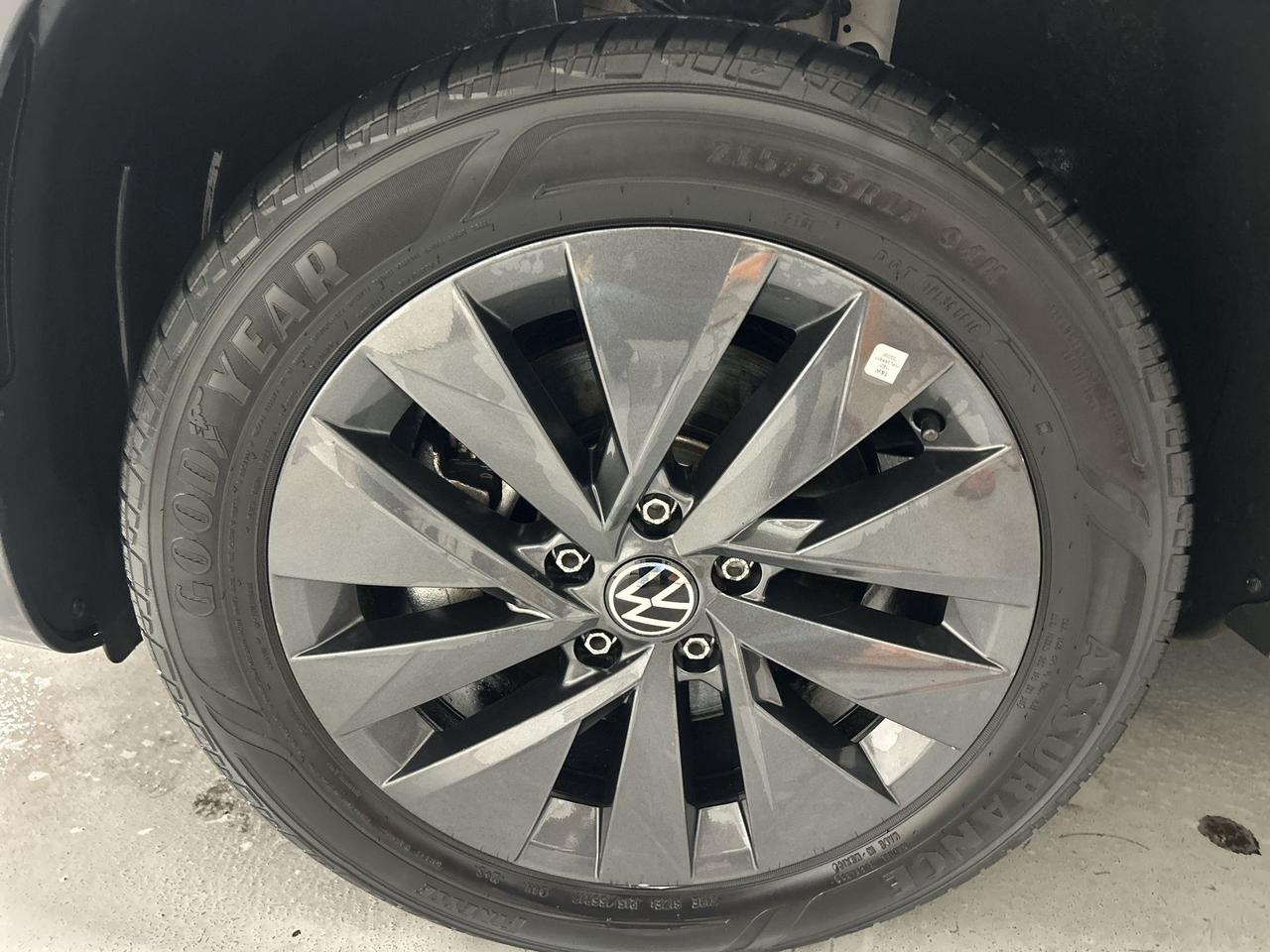 2024 Volkswagen Taos COMFORTLINE | PANO ROOF |HTD SEATS | CARPLAY | A/C Photo