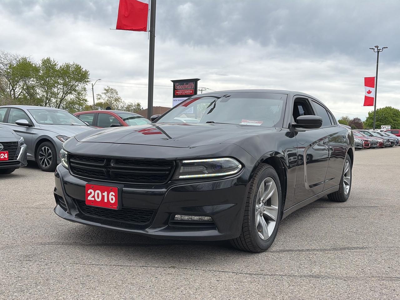 2016 Dodge Charger SXT, HEATED SEATS, REMOTE START, NAVIGATION! - Photo #2