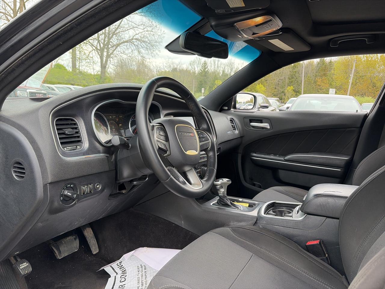 2016 Dodge Charger SXT, HEATED SEATS, REMOTE START, NAVIGATION! Photo