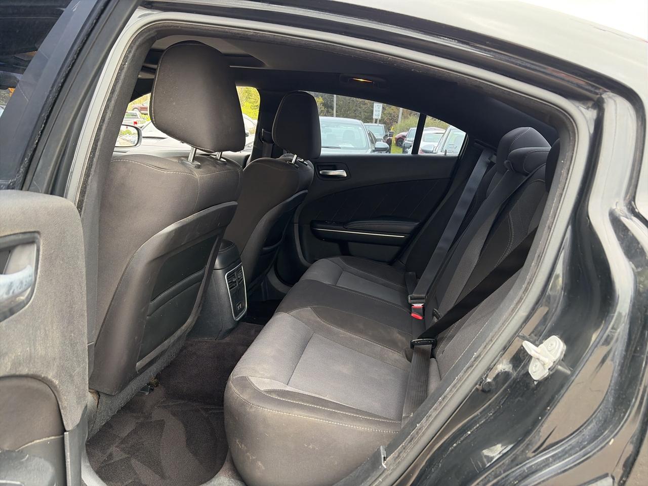 2016 Dodge Charger SXT, HEATED SEATS, REMOTE START, NAVIGATION! Photo