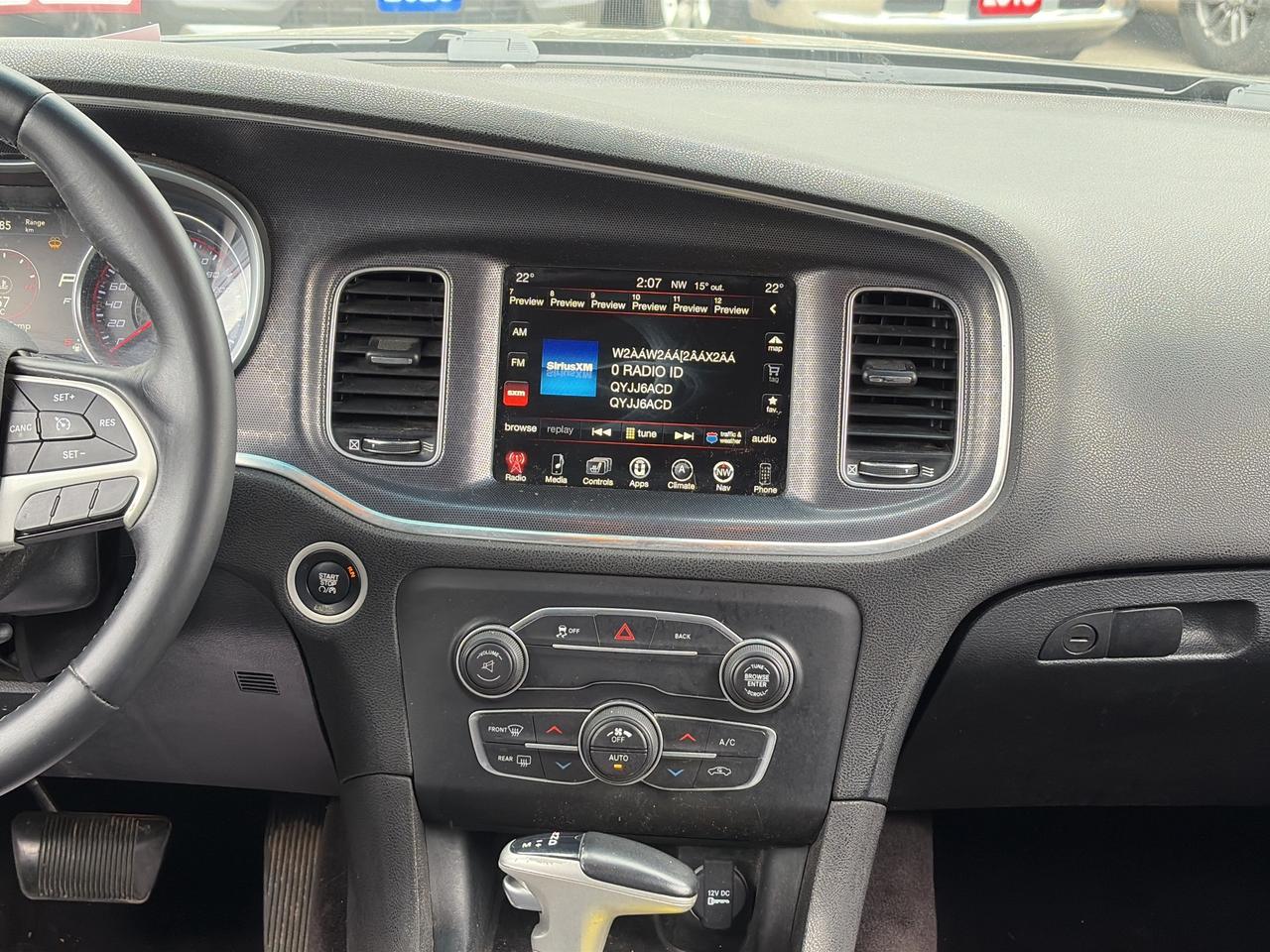 2016 Dodge Charger SXT, HEATED SEATS, REMOTE START, NAVIGATION! - Photo #16