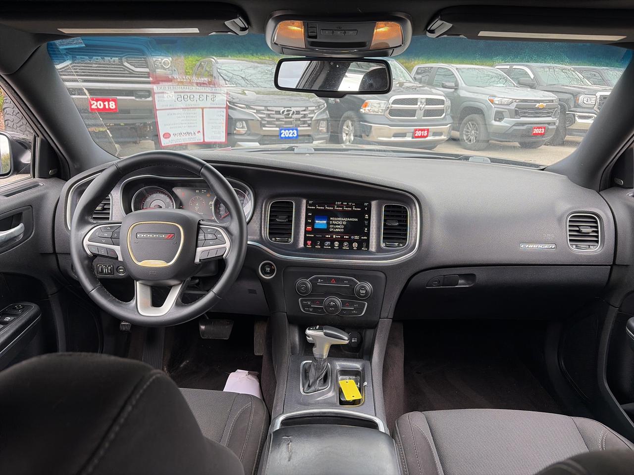 2016 Dodge Charger SXT, HEATED SEATS, REMOTE START, NAVIGATION! Photo
