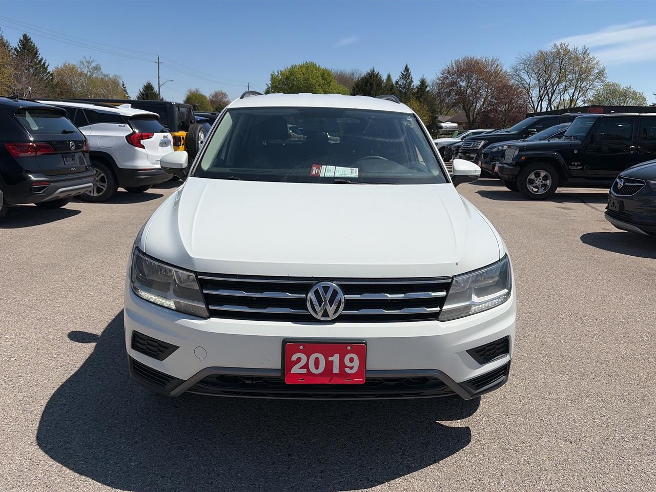 2019 Volkswagen Tiguan TRENDLINE, CLEAN CARFAX, AWD, HEATED SEATS! Photo