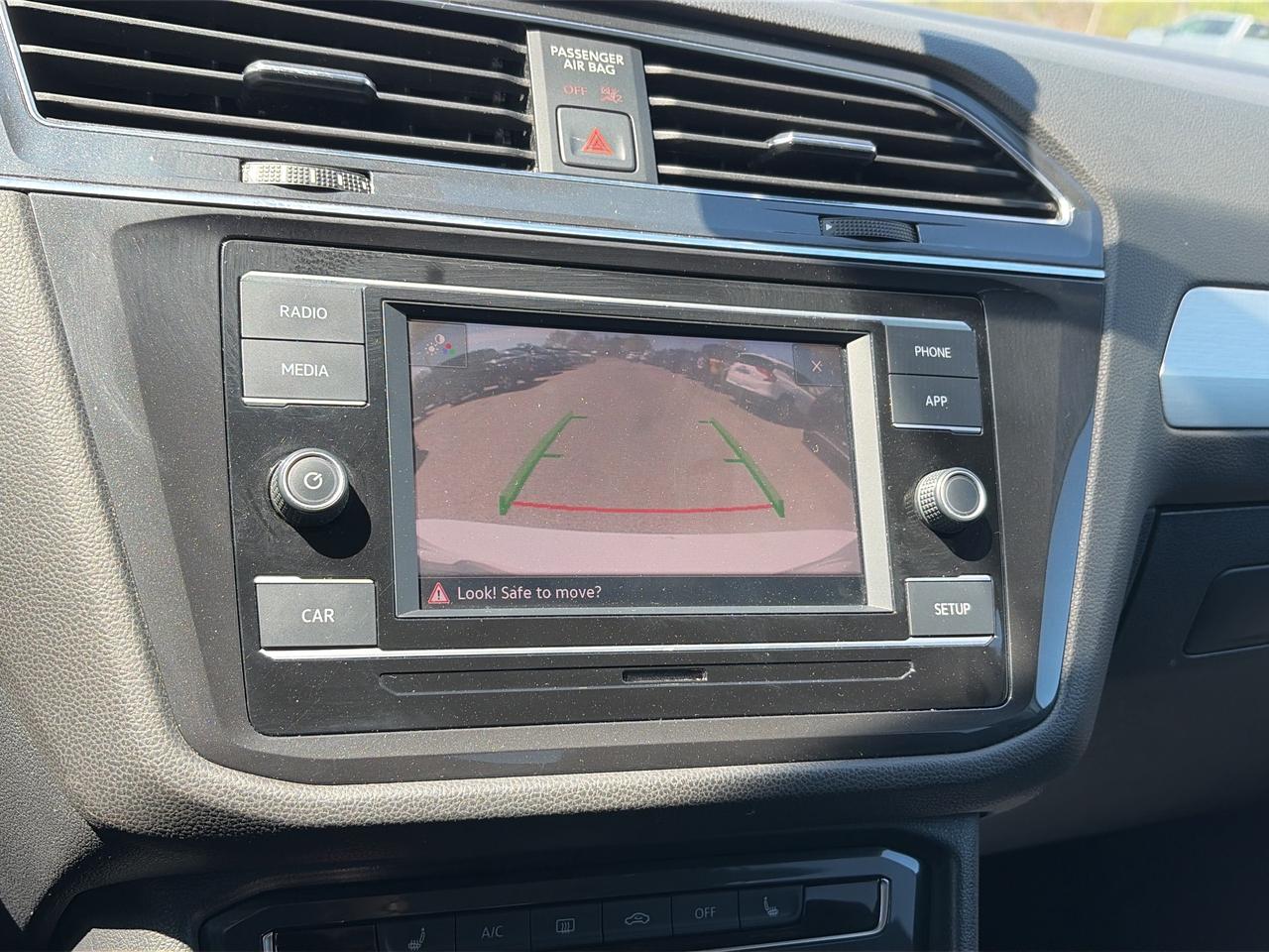 2019 Volkswagen Tiguan TRENDLINE, CLEAN CARFAX, AWD, HEATED SEATS! - Photo #20