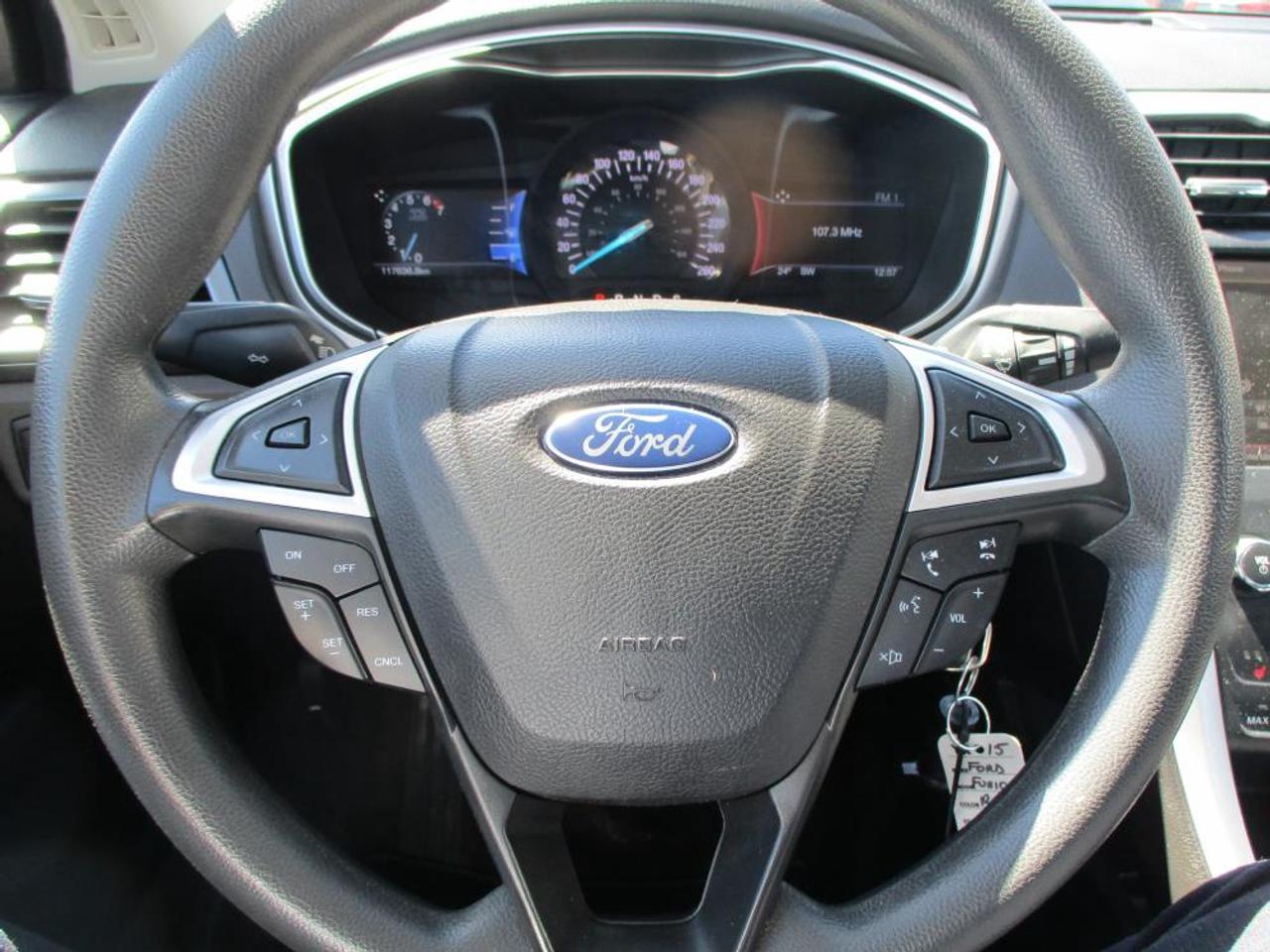 2015 Ford Fusion SE - Photo #14