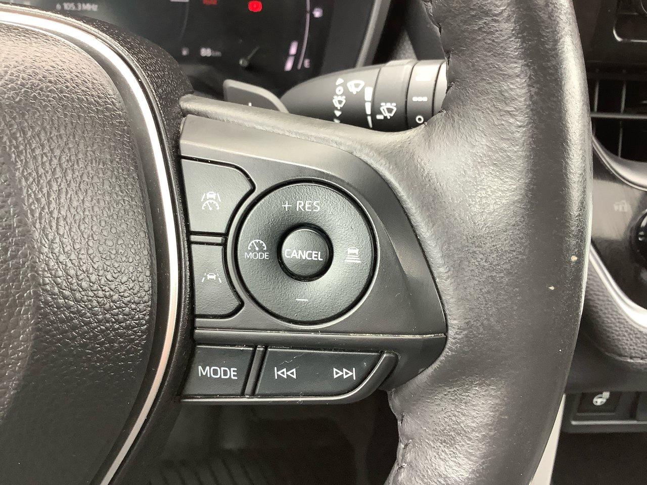 2024 Toyota Corolla Cross XSE Photo