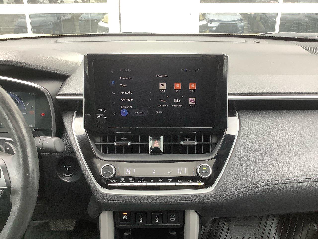 2024 Toyota Corolla Cross XSE Photo