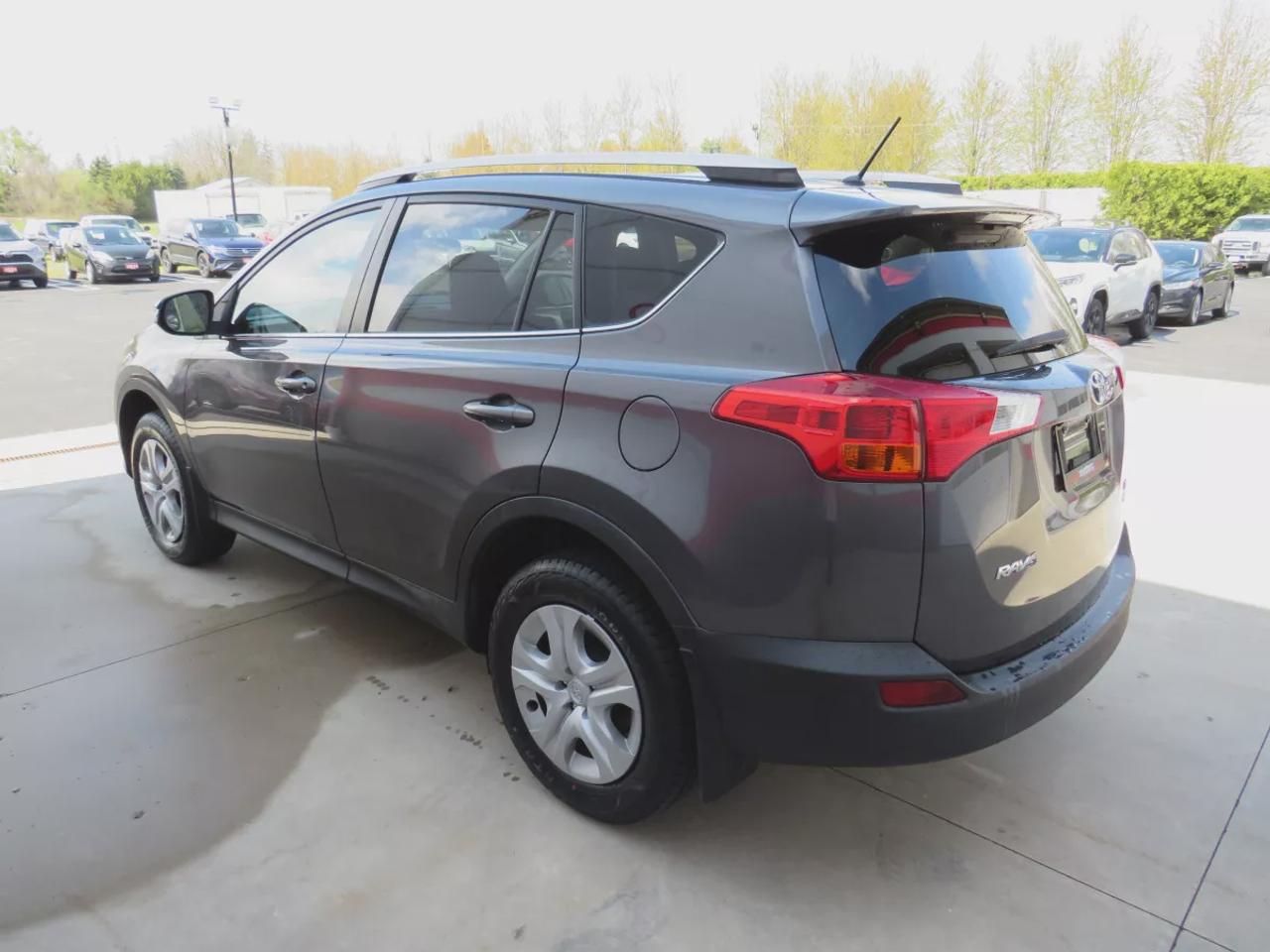 2015 Toyota RAV4 LE | Low KM!! | Clean Title No Accidents | AWD | Digital Touchscreen | Reverse Camera | CD Player | Heated Seats | Photo2