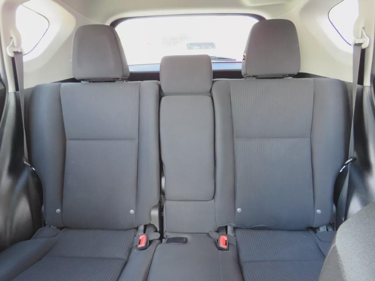2015 Toyota RAV4 LE | Low KM!! | Clean Title No Accidents | AWD | Digital Touchscreen | Reverse Camera | CD Player | Heated Seats | Photo
