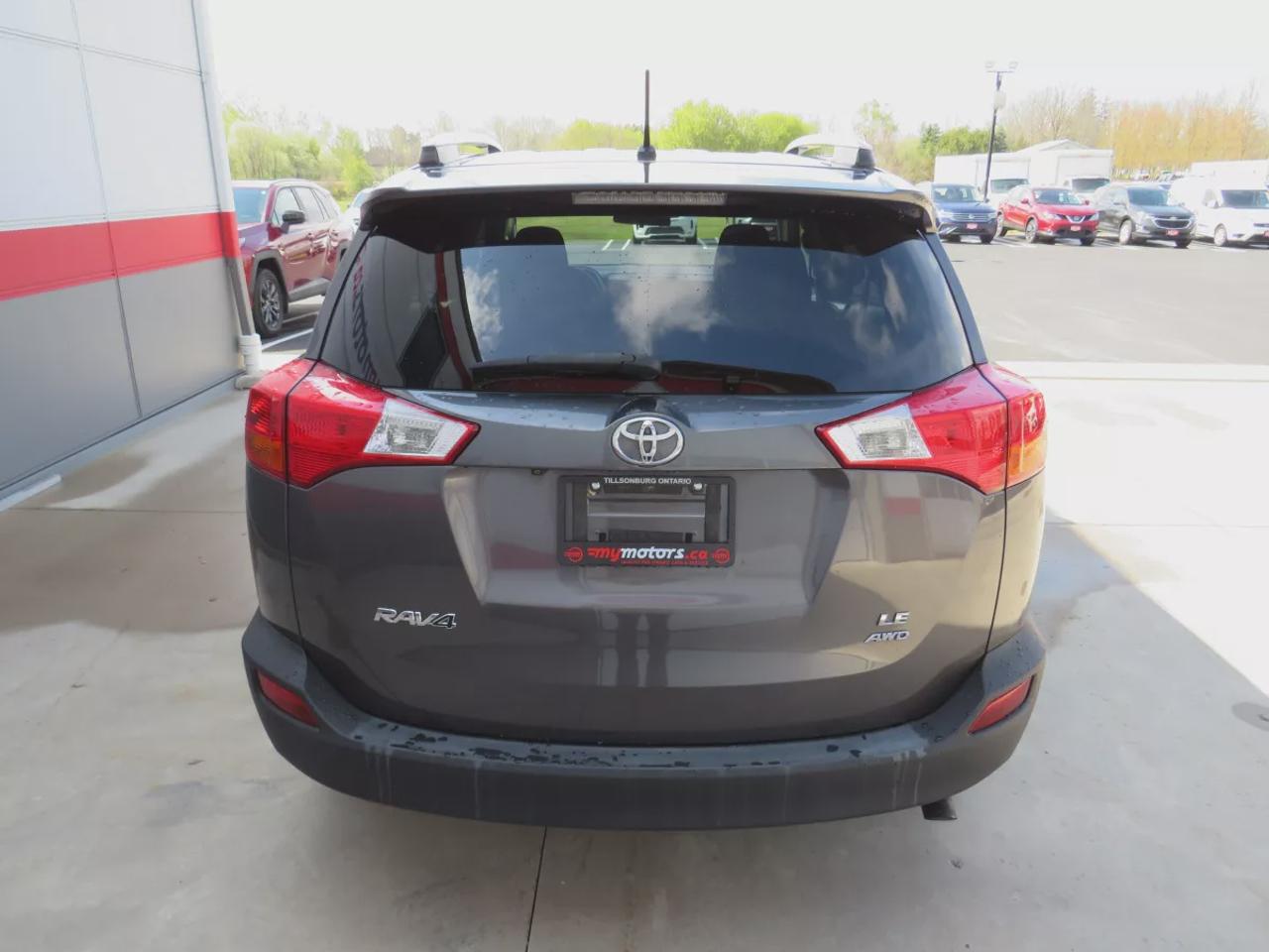 2015 Toyota RAV4 LE | Low KM!! | Clean Title No Accidents | AWD | Digital Touchscreen | Reverse Camera | CD Player | Heated Seats | Photo