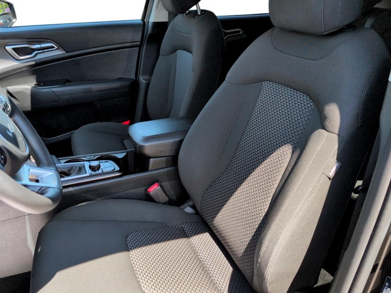 2024 Kia Sportage LX  **CLEAN CARFAX** Photo