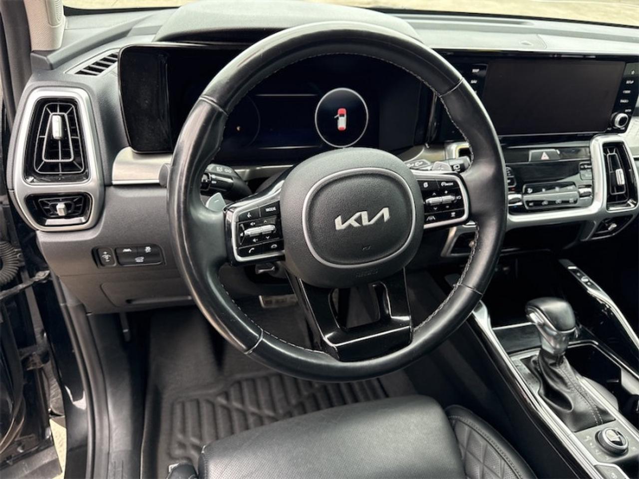 2022 Kia Sorento SX  Panoramic Sunroof - $267 B/W Photo