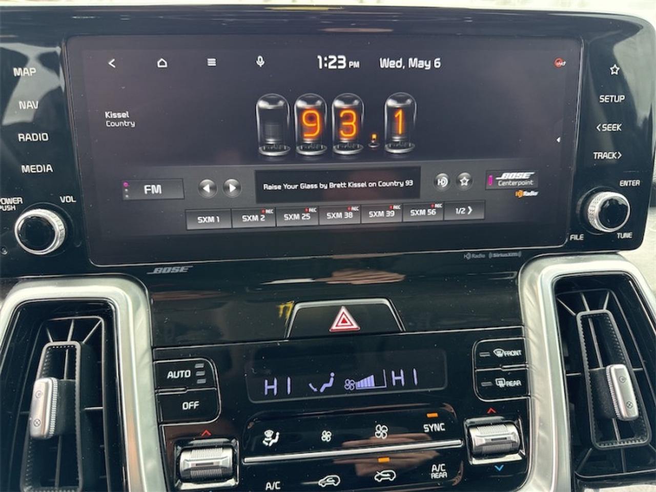 2022 Kia Sorento SX  Panoramic Sunroof - $267 B/W Photo