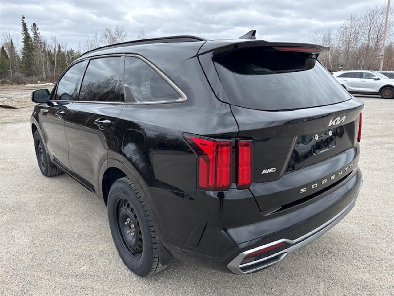 2022 Kia Sorento SX  Panoramic Sunroof - $267 B/W Photo