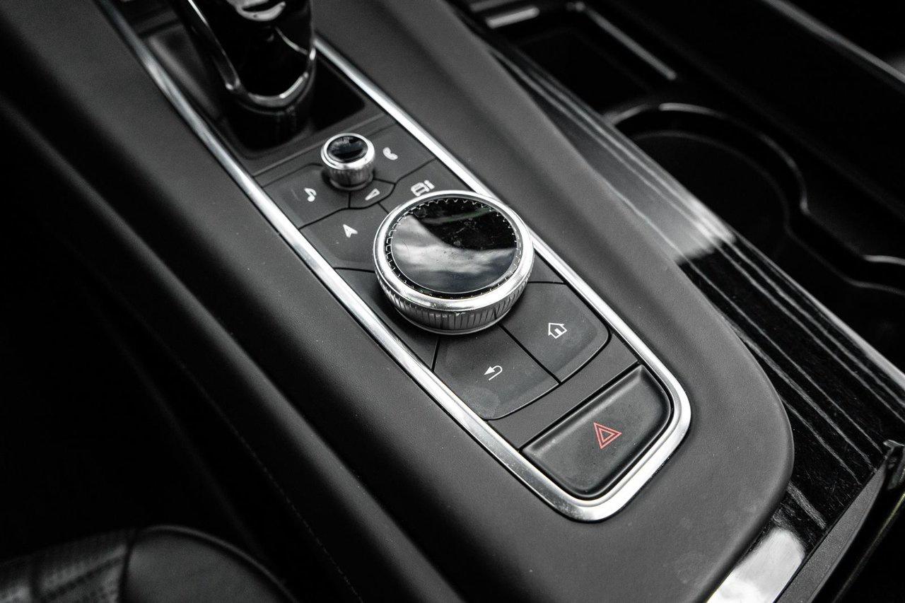 2023 Cadillac Escalade AWD V-Series Photo