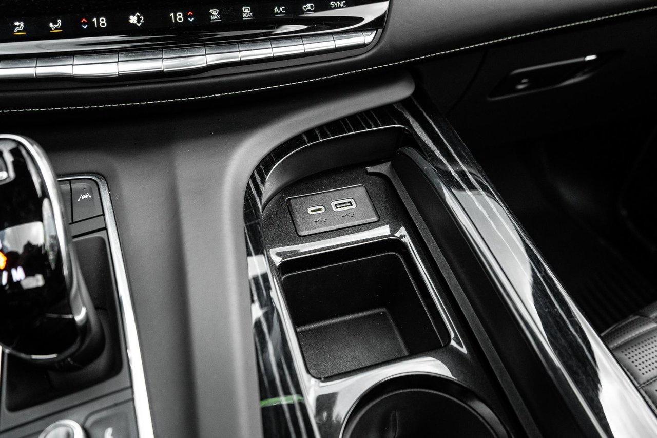 2023 Cadillac Escalade AWD V-Series Photo