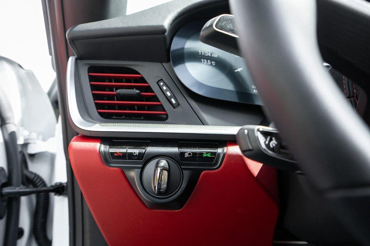 2021 Porsche 911 Turbo S Photo