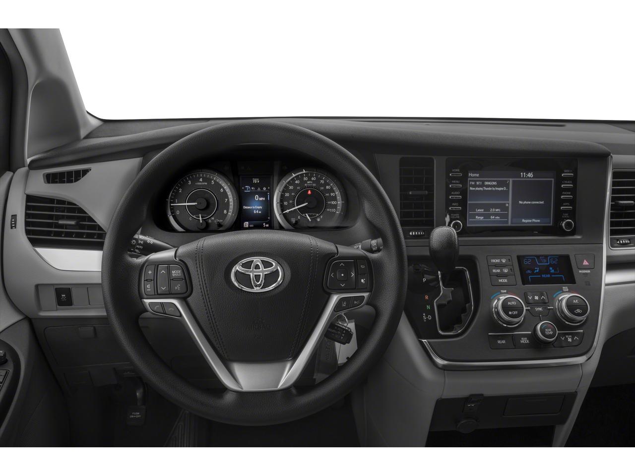 2020 Toyota Sienna LE Photo3