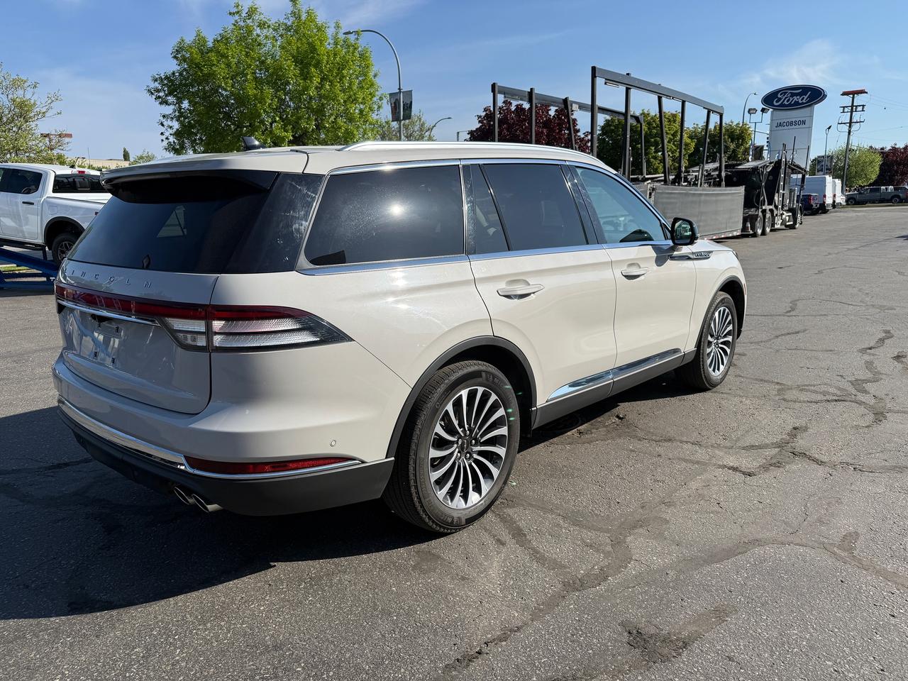 2023 Lincoln Aviator Reserve Photo4