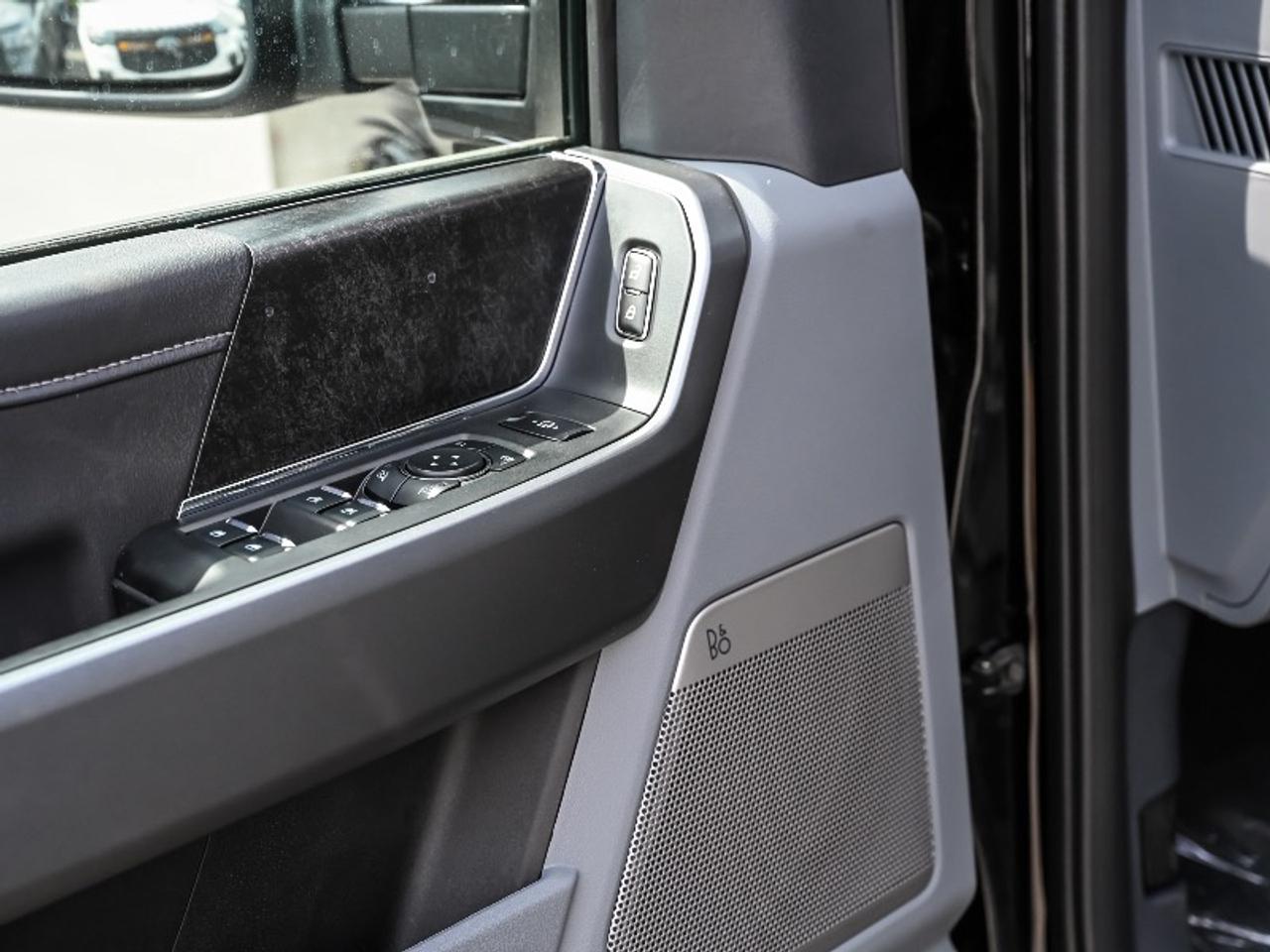 2026 Ford F-350 Super Duty SRW XLT Photo