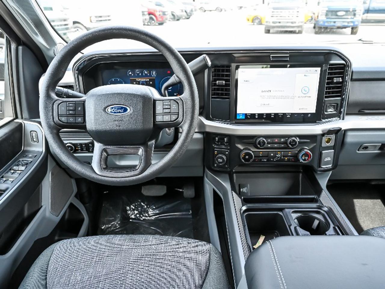 2026 Ford F-350 Super Duty SRW XLT Photo