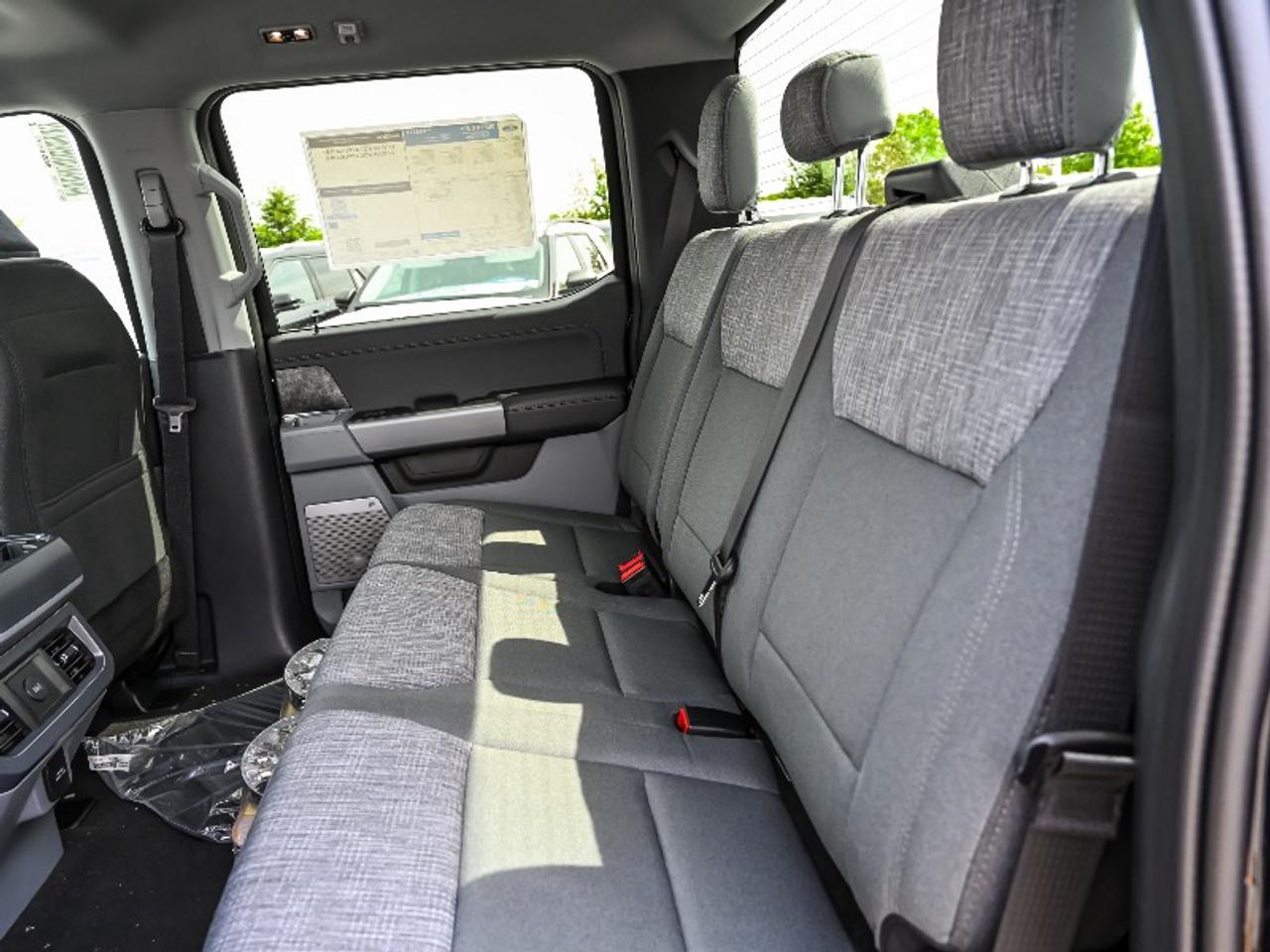 2026 Ford F-350 Super Duty SRW XLT Photo