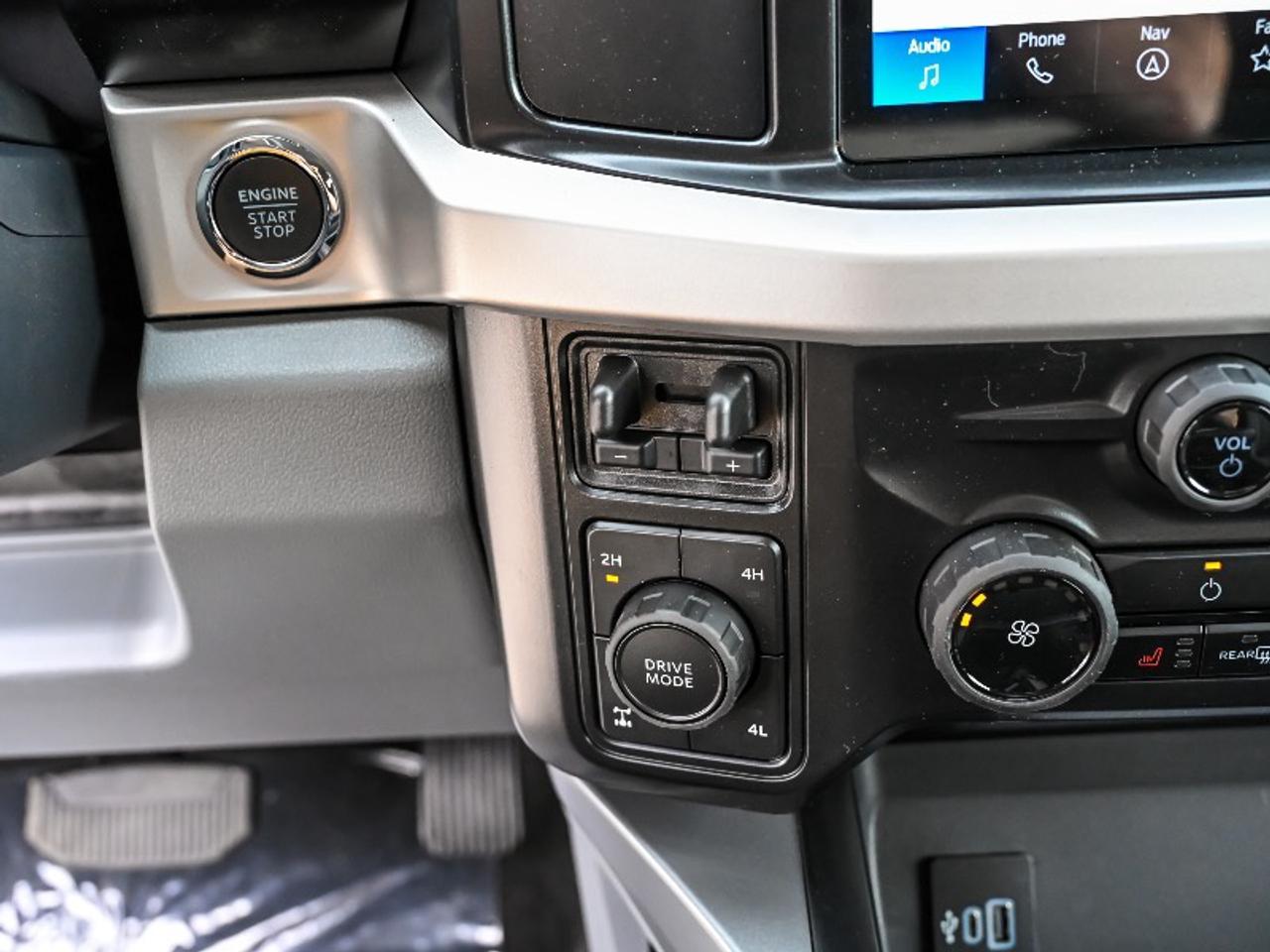 2026 Ford F-350 Super Duty SRW XLT Photo