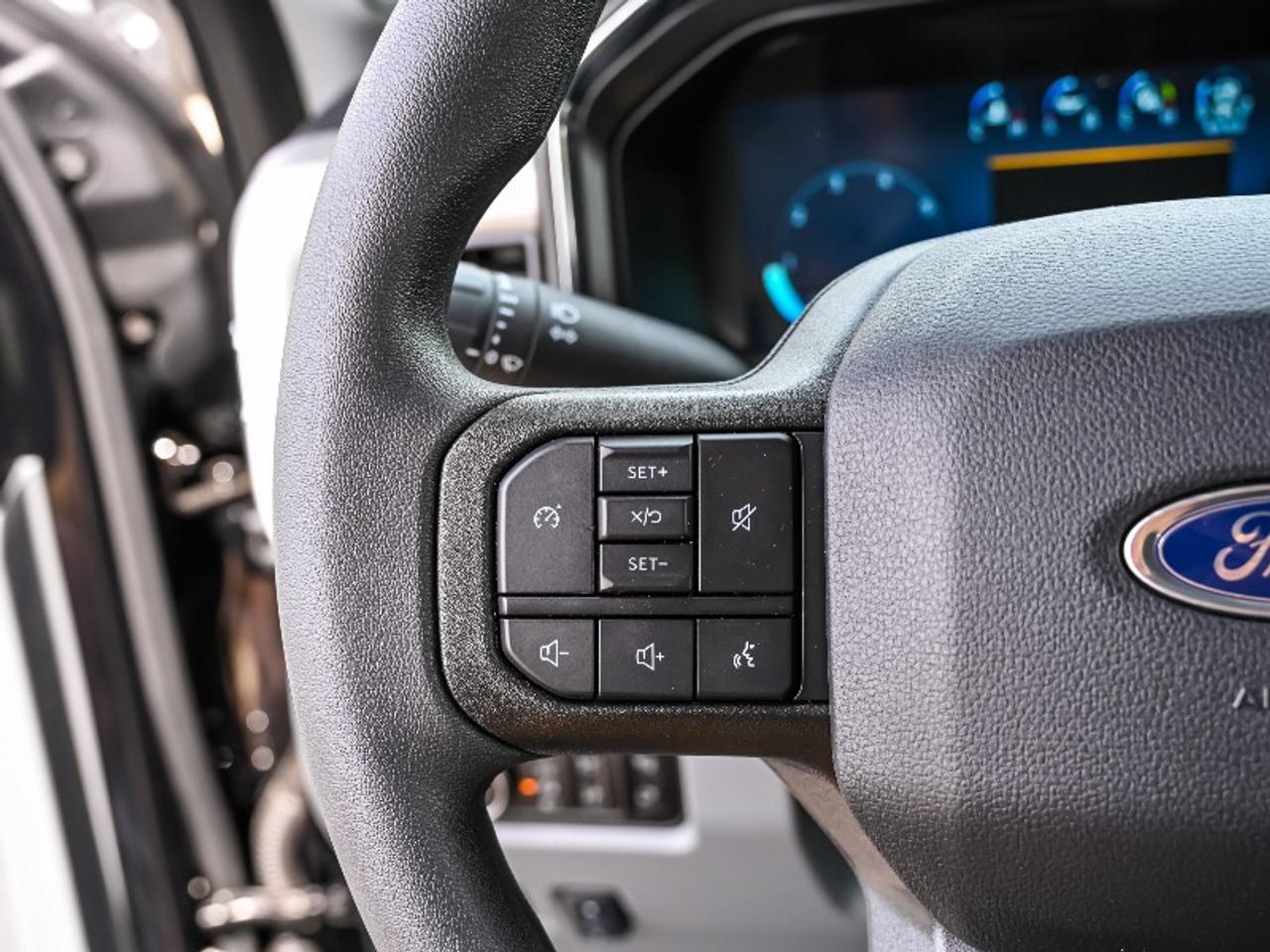 2026 Ford F-350 Super Duty SRW XLT Photo