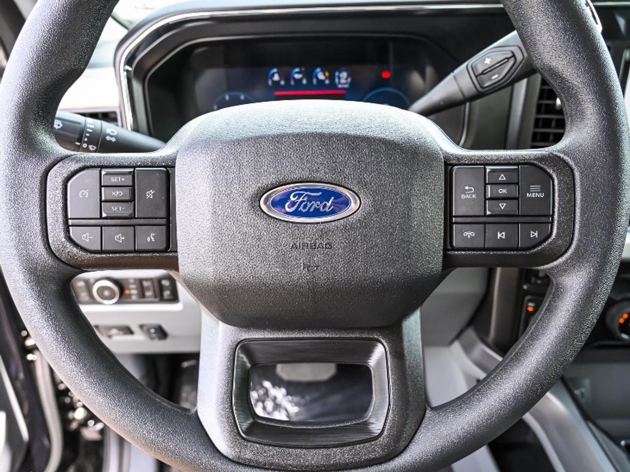 2026 Ford F-350 Super Duty SRW XLT Photo