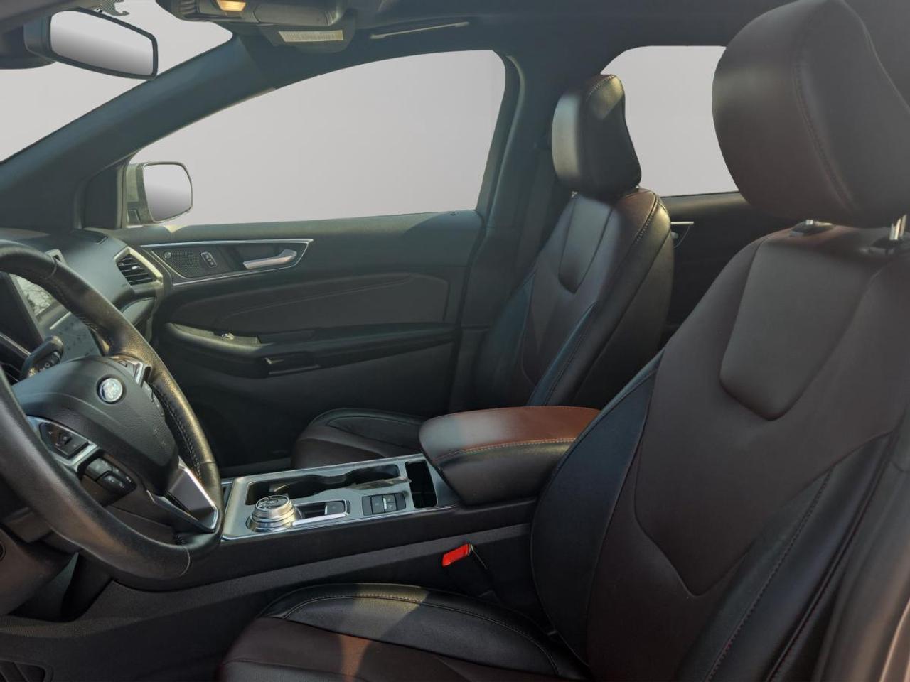 2021 Ford Edge Titanium Photo