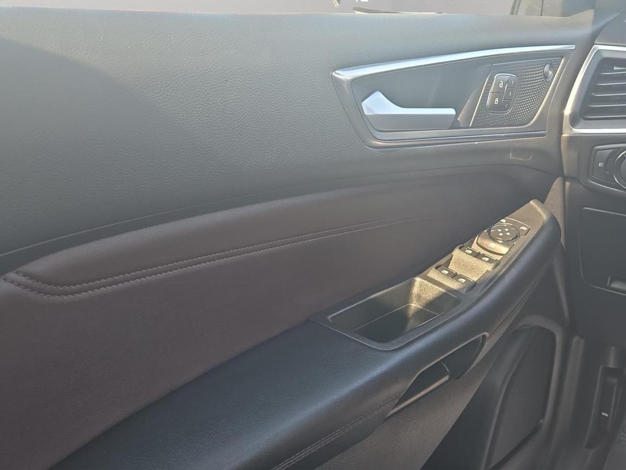 2021 Ford Edge Titanium Photo