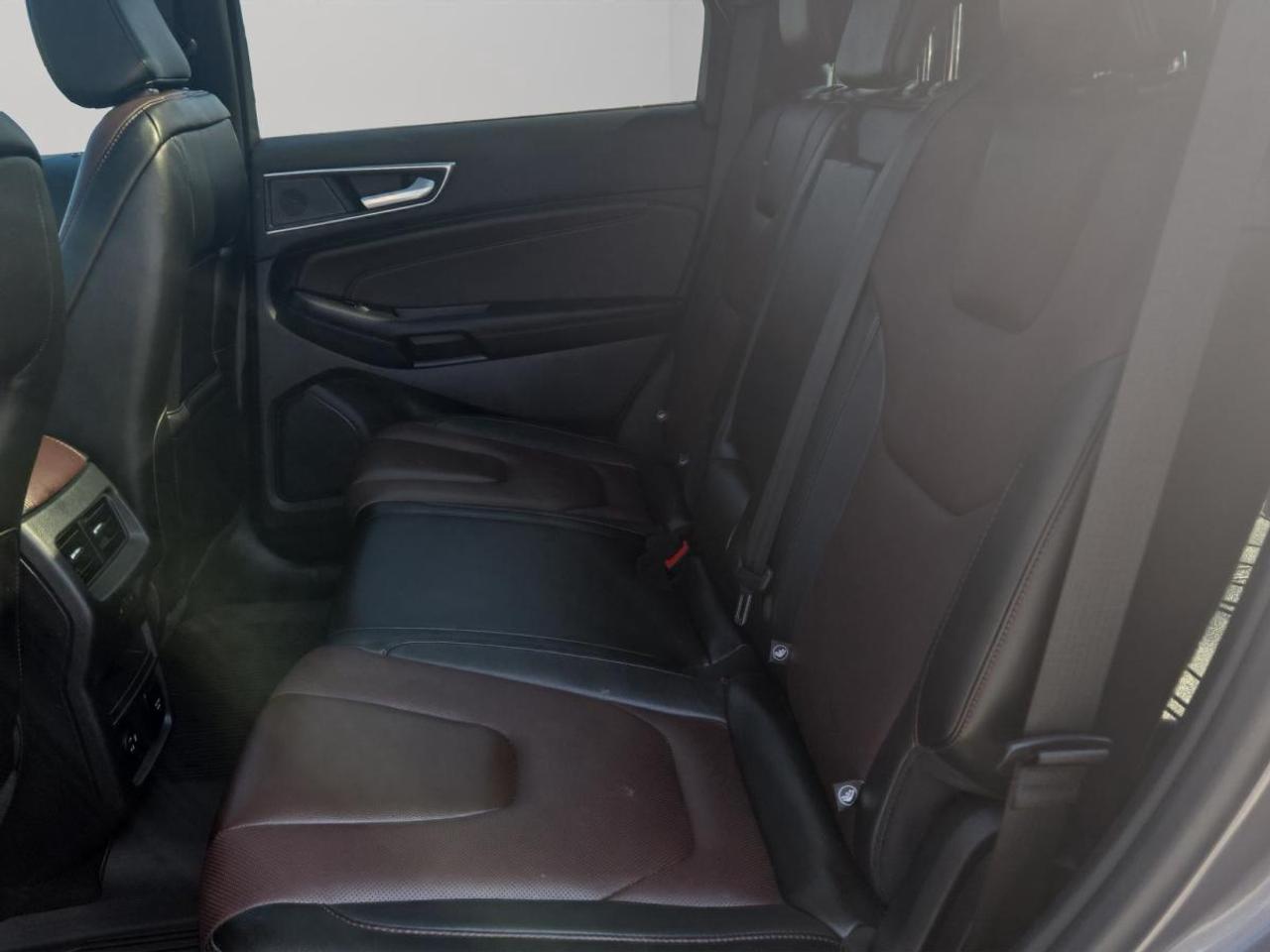 2021 Ford Edge Titanium Photo