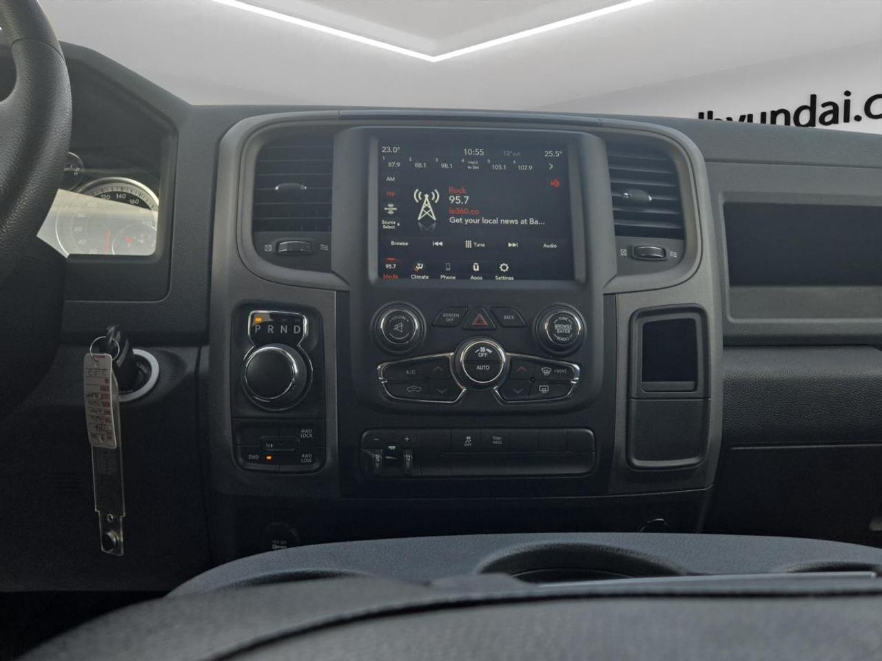 2020 RAM 1500 Classic EXPRESS Photo
