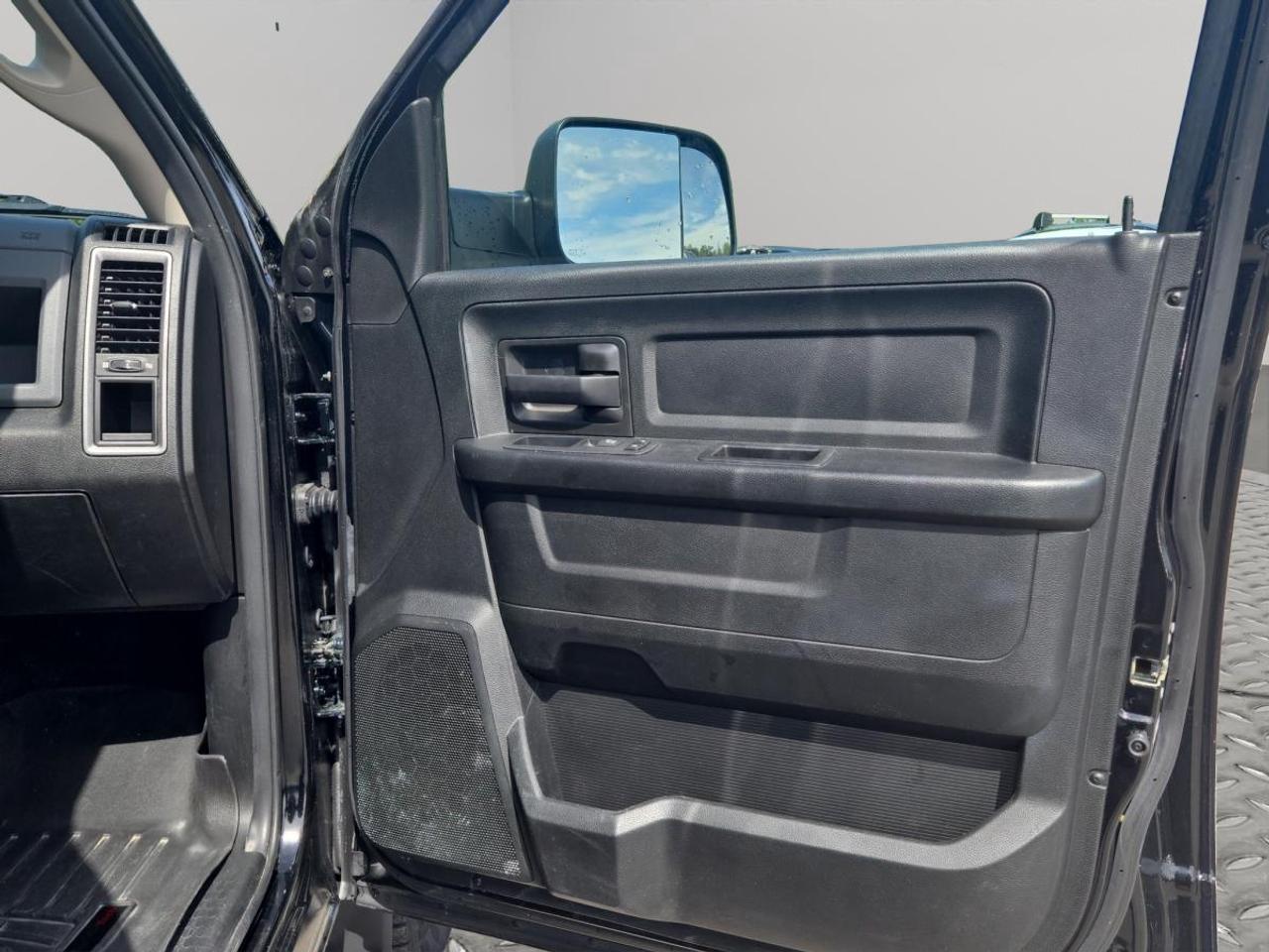 2020 RAM 1500 Classic EXPRESS Photo