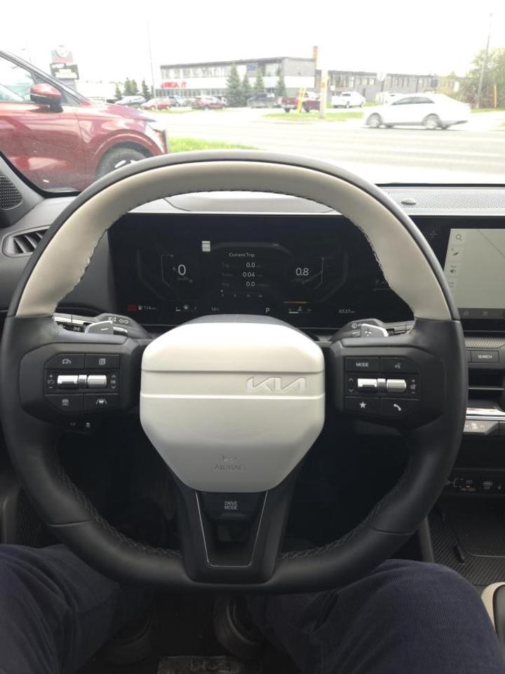 2025 Kia K4 GT-LINE TURBO Photo