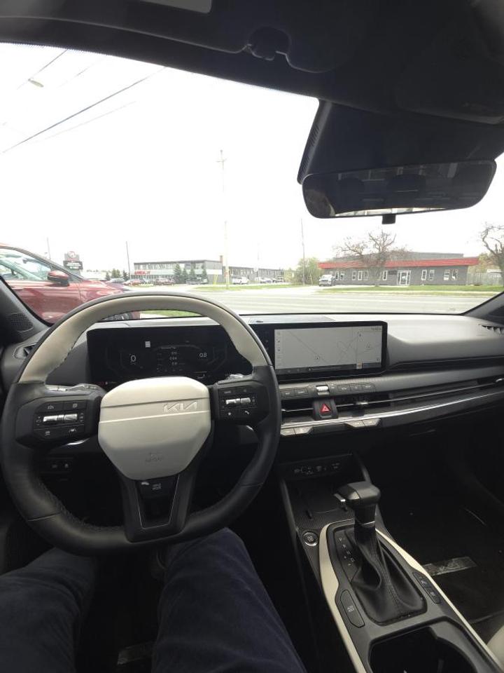 2025 Kia K4 GT-LINE TURBO Photo