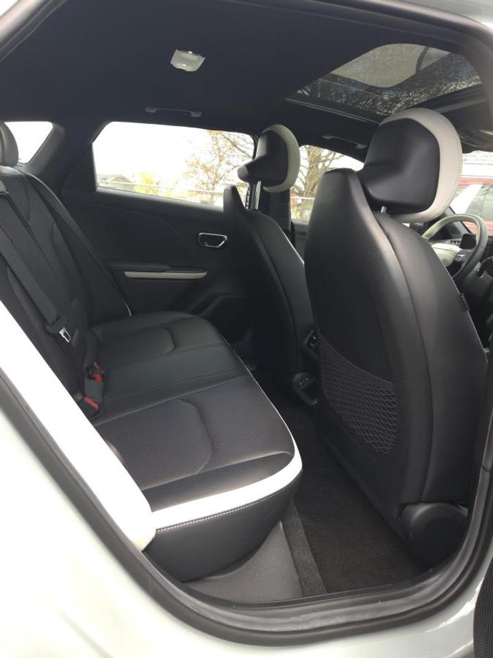 2025 Kia K4 GT-LINE TURBO Photo