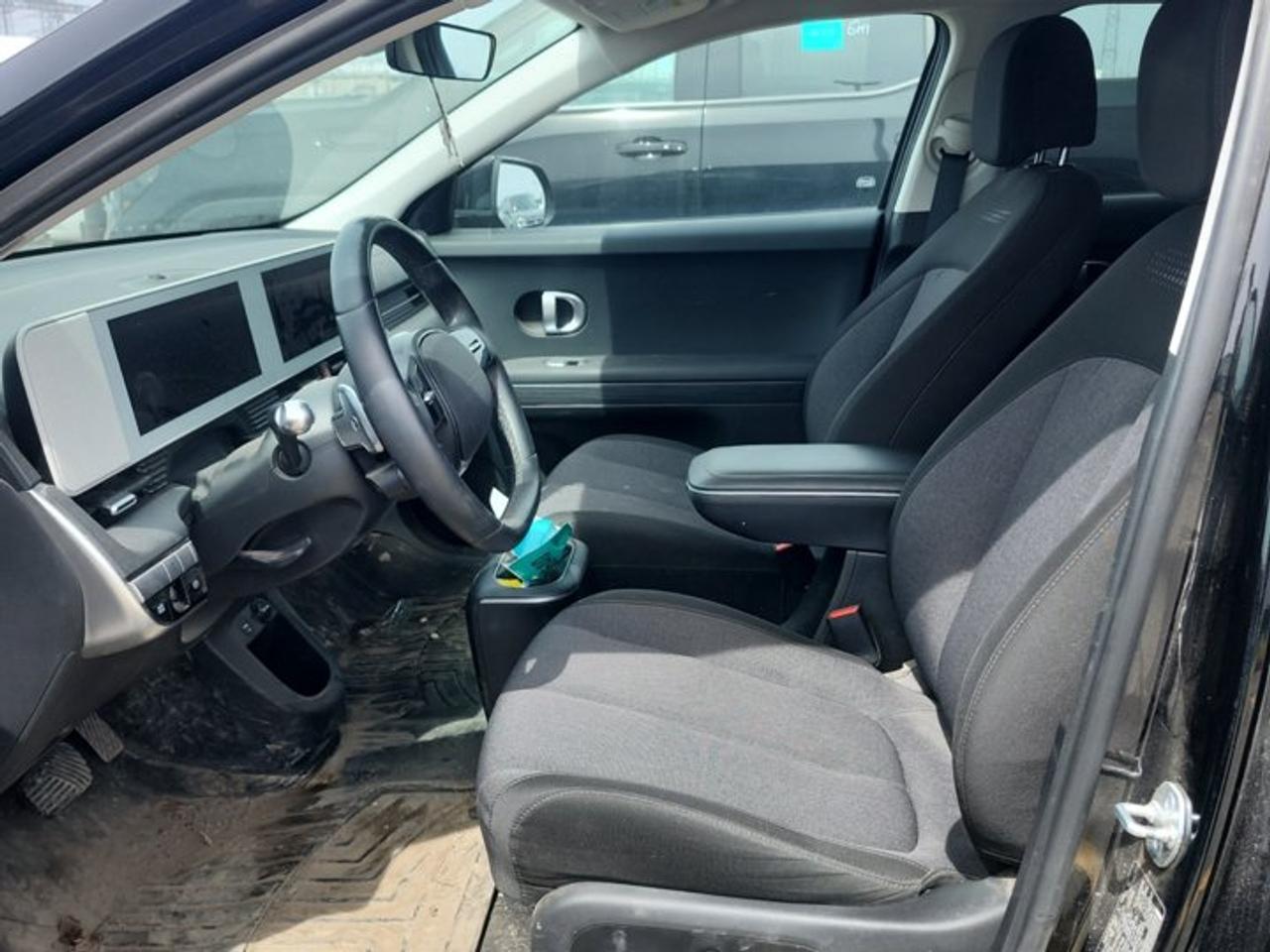 2024 Hyundai IONIQ 5 Preferred Long Range | Navi | Heated Seats + Steering | Adaptive Cruise | Remote Start | and More ! Photo