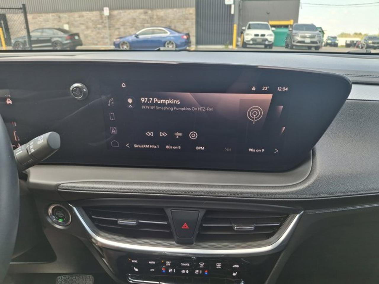 2024 Buick Encore GX Avenir AWD | Tech Pack | Pano Sunroof | Leather | Heated Seats + Steering | Adaptive Cruise & More ! Photo