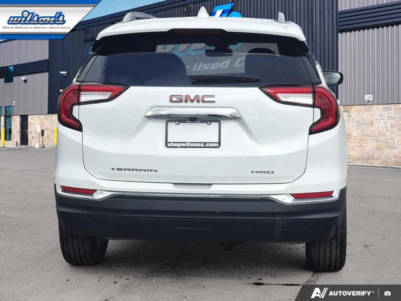 2024 GMC Terrain SLT AWD | Leather | Heated Seats + Steering | Remote Start | Power Liftgate | CarPlay and More ! Photo