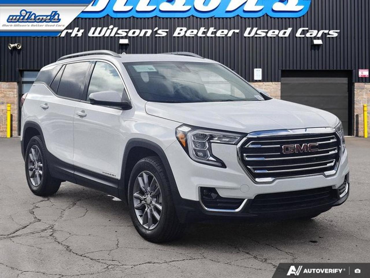 2024 GMC Terrain SLT AWD | Leather | Heated Seats + Steering | Remote Start | Power Liftgate | CarPlay and More ! Photo