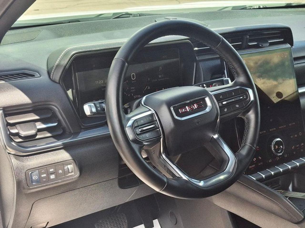 2026 GMC Terrain Elevation | Leather | Premium Pkg | Adaptive Cruise | Convenience Pkg | Heated Wheel + Seats Photo