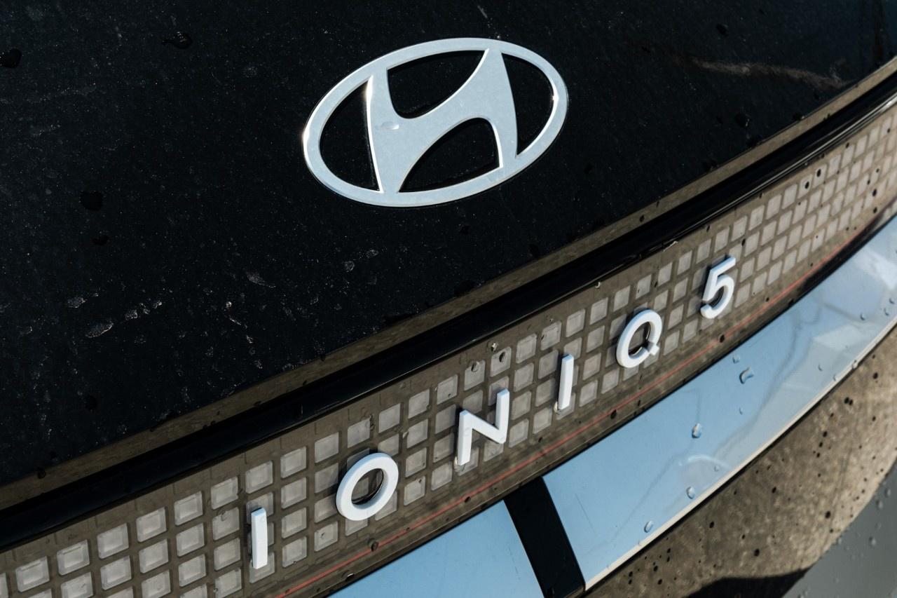 2025 Hyundai IONIQ 5 Preferred AWD Long Range w/Ultimate Pkg Photo